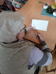 Bastel-Nachmittag – Eindrücke aus unserer Tagespflege in Westerstede